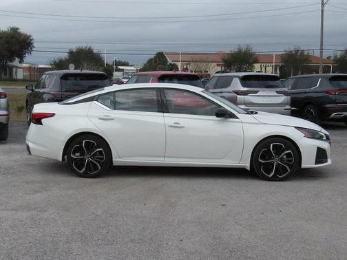 2023 Nissan Altima 2.5 SR