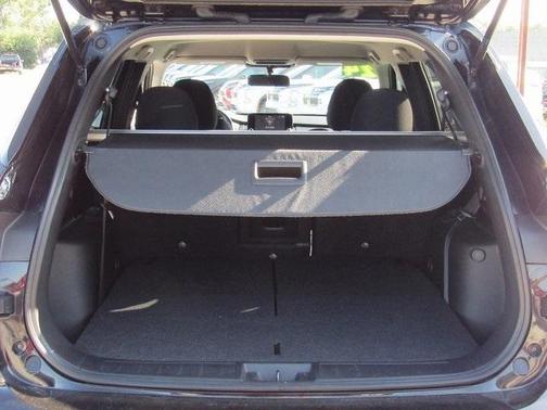 2024 Mitsubishi Outlander ES