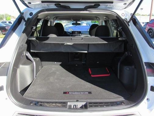 2024 Mitsubishi Outlander ES