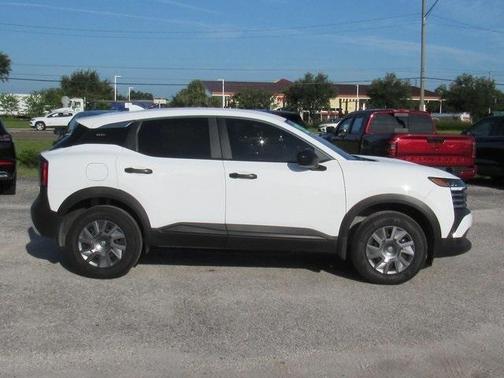 2025 Nissan Kicks S