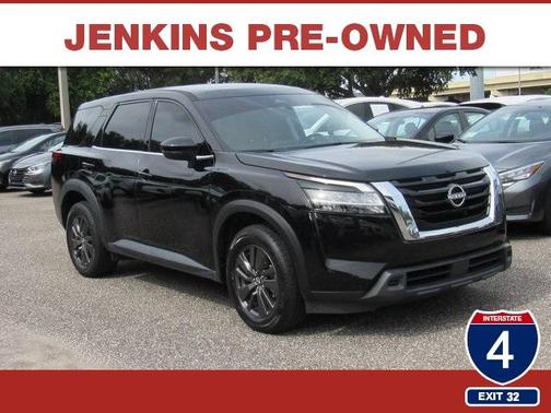 2022 Nissan Pathfinder S