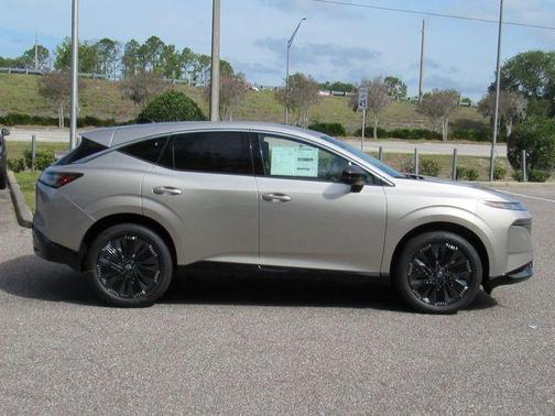 Champagne Silve 2026 Nissan Murano Platinum