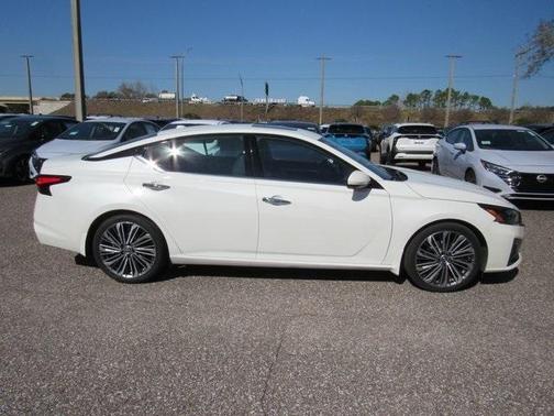 2023 Nissan Altima 2.5 SL