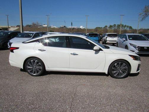 2023 Nissan Altima 2.5 SL