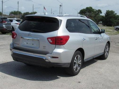 2019 Nissan Pathfinder SV
