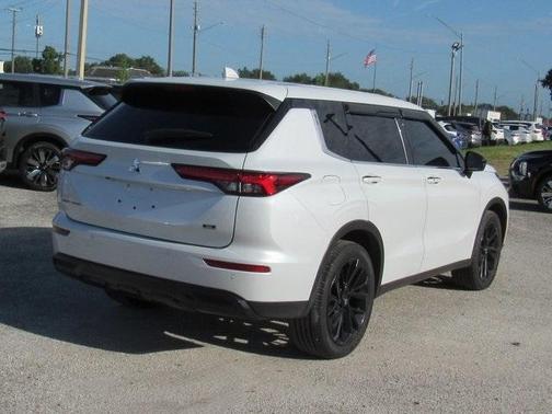 2024 Mitsubishi Outlander SE Black Edition