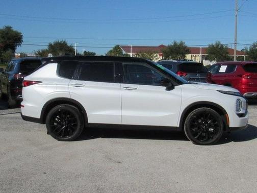 2024 Mitsubishi Outlander SEL Black Edition