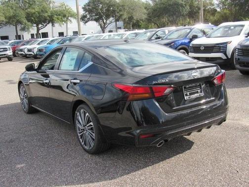 2025 Nissan Altima SL