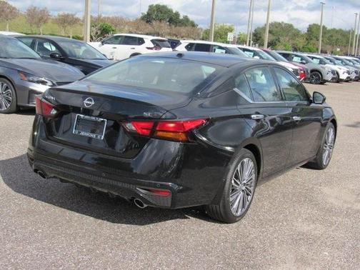 2025 Nissan Altima SL