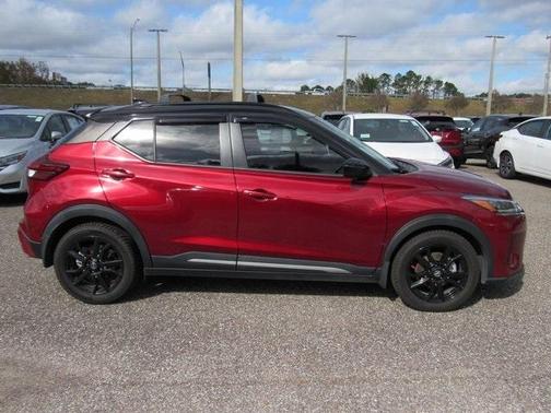 2021 Nissan Kicks SR