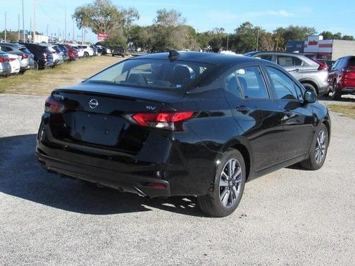 2023 Nissan Versa 1.6 SV