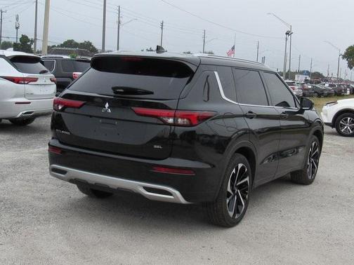 2022 Mitsubishi Outlander SEL