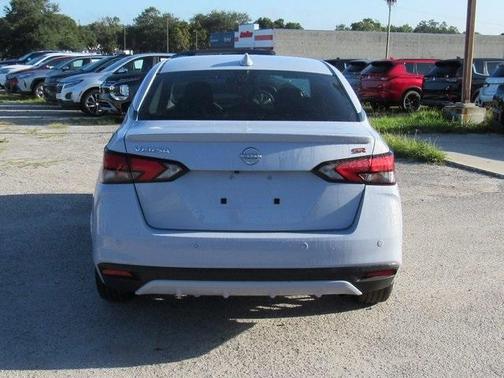 2023 Nissan Versa 1.6 SR