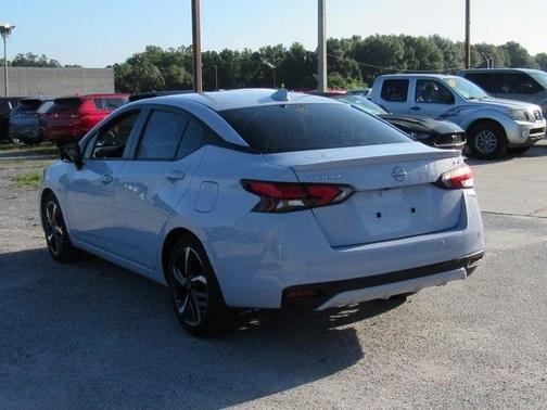 2023 Nissan Versa 1.6 SR