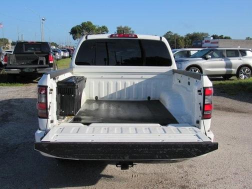 2024 Nissan Frontier SV