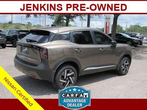 Canyon Bronze M 2026 Nissan Kicks SV