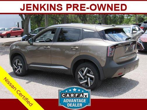 Canyon Bronze M 2026 Nissan Kicks SV