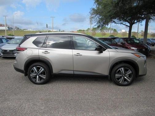 2025 Nissan Rogue SL