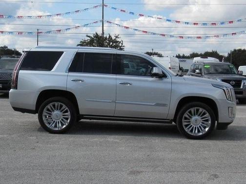 2017 Cadillac Escalade Platinum