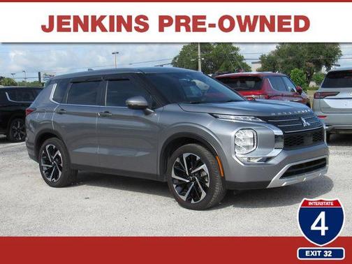 Mercury Gray Metallic 2024 Mitsubishi Outlander SE