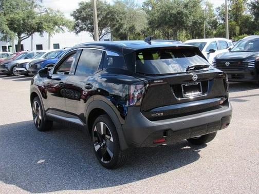 2026 Nissan Kicks SR