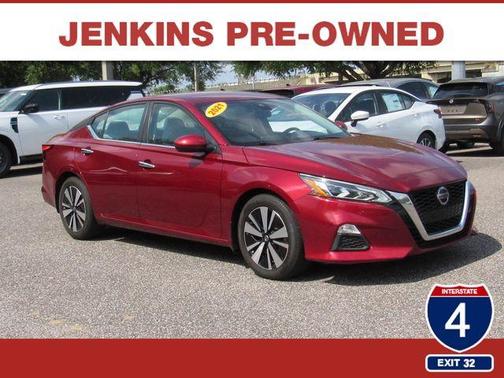 Scarlet Ember Tintcoat 2021 Nissan Altima 2.5 SV