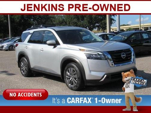 2024 Nissan Pathfinder SV