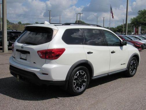 White 2020 Nissan Pathfinder SL