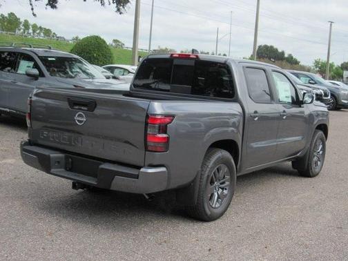 2025 Nissan Frontier SV