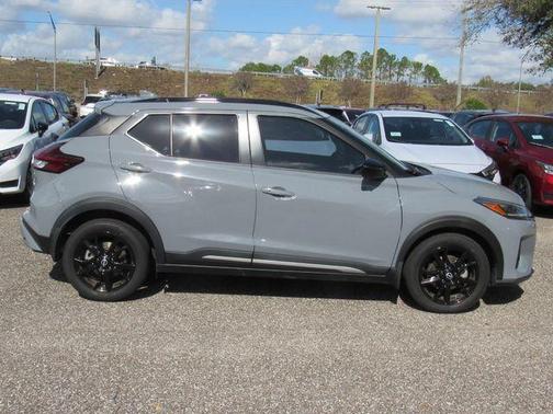 2024 Nissan Kicks SR