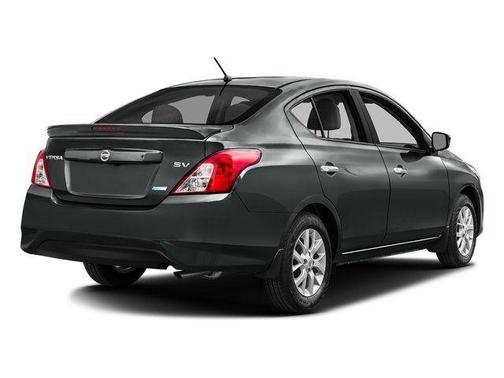 Gun Metallic 2017 Nissan Versa 1.6 SV
