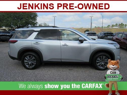 2024 Nissan Pathfinder SV