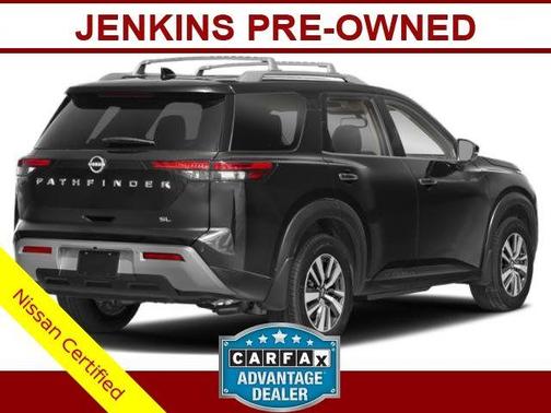 White 2022 Nissan Pathfinder SL