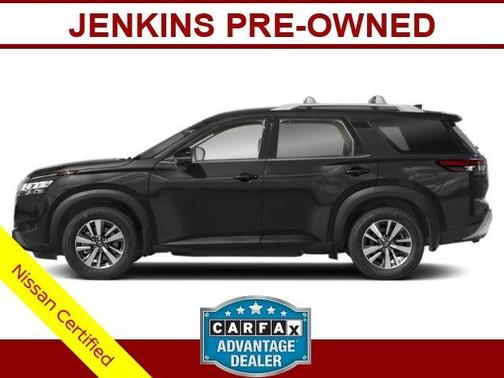White 2022 Nissan Pathfinder SL