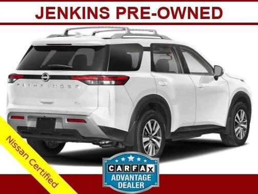 White 2022 Nissan Pathfinder SL