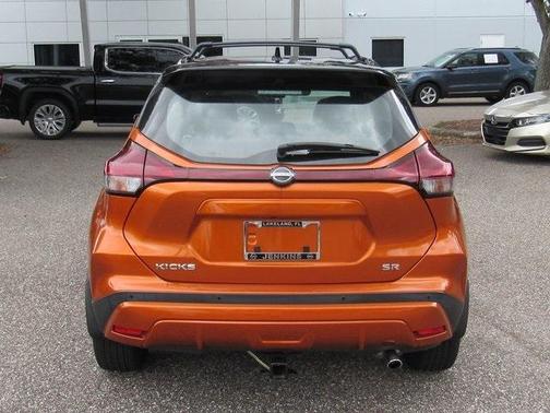 2023 Nissan Kicks SR