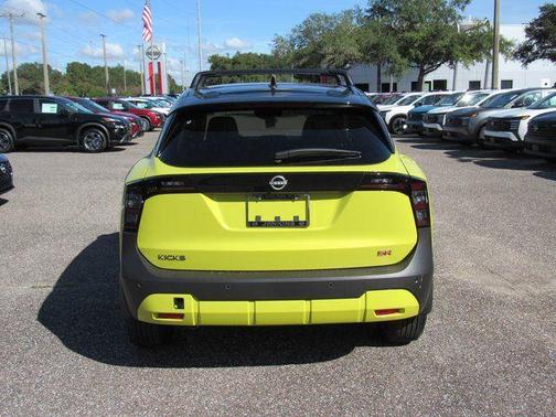 2026 Nissan Kicks SR