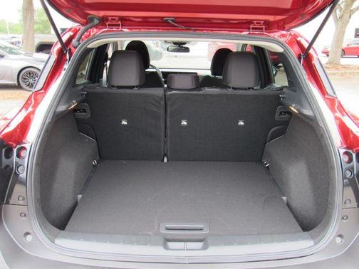 Scarlet Ember T 2026 Nissan Kicks SV
