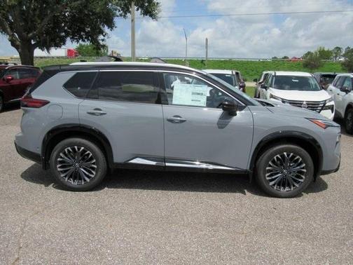 2025 Nissan Rogue Platinum