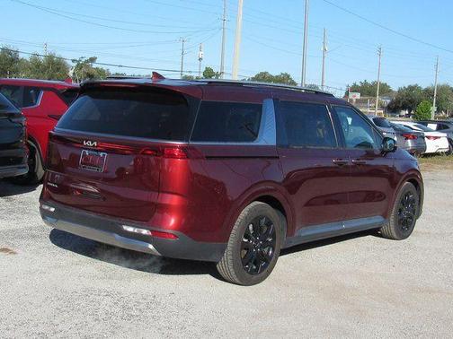 2023 Kia Carnival SX