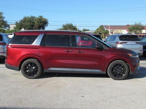 2023 Kia Carnival SX