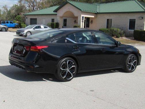 2025 Nissan Altima SR