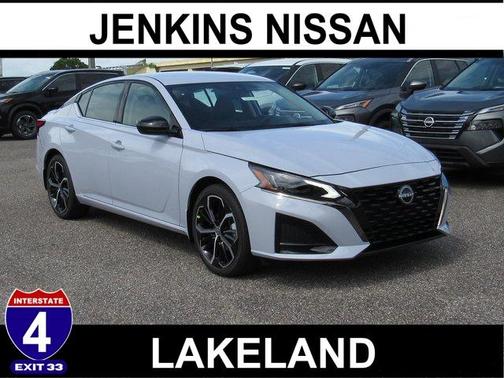 2025 Nissan Altima SR