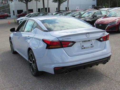2025 Nissan Altima SR