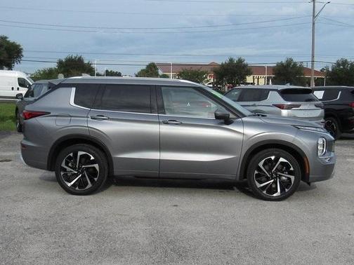 2024 Mitsubishi Outlander SEL