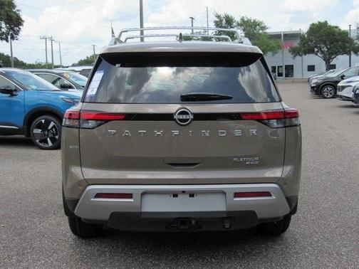 2025 Nissan Pathfinder Platinum