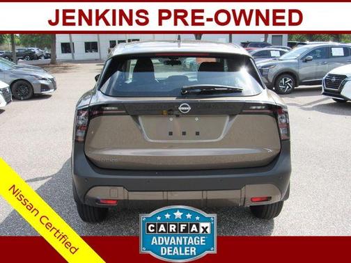 Canyon Bronze Metallic 2025 Nissan Kicks S