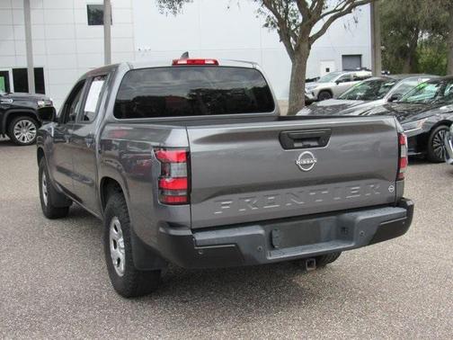 2022 Nissan Frontier S