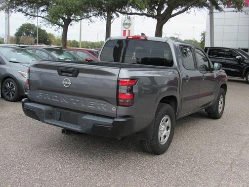 2022 Nissan Frontier S