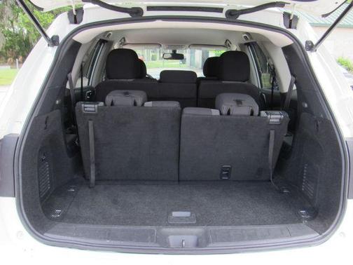 Glacier White 2020 Nissan Pathfinder SV